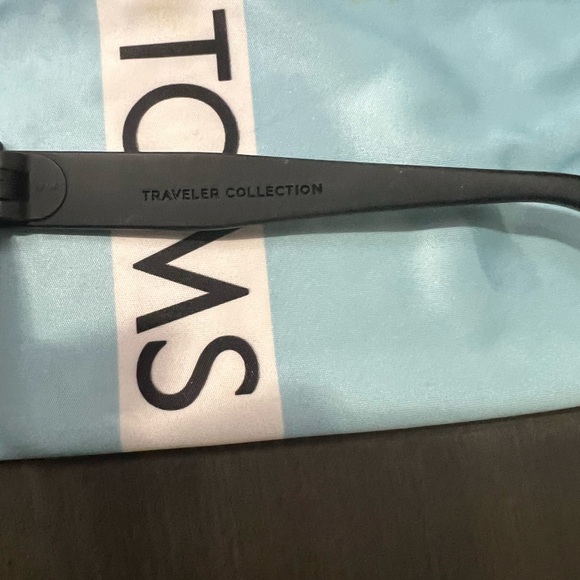 Tom Sunglasses with cloth dust bag - Picture 6 of 8